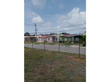 Se Vende Terreno de 2,400 Mts2 en Nuevo Emperador