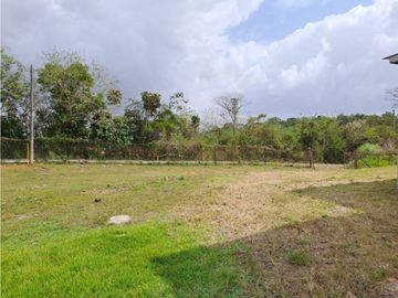 Se Vende Terreno de 2,400 Mts2 en Nuevo Emperador