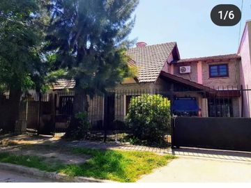 CHALET, 5 AMBIENTES, PILETA.