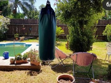 CHALET, 5 AMBIENTES, PILETA.