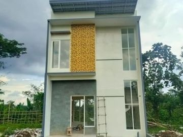 Dijual Rumah Konsep Villa Bali di Malang