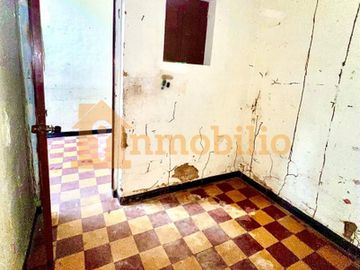 Casa de un nivel en el barrio Comuneros