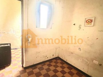 Casa de un nivel en el barrio Comuneros