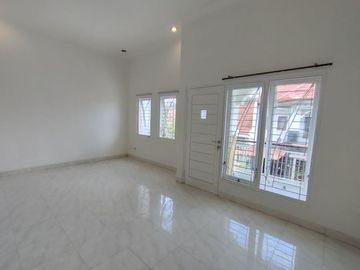 RUMAH DALAM PERUMAHAN CONDONGCATUR DEKAT UGM