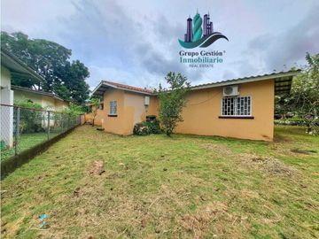 VENDO CASA COMERCIAL  EN VIA PRINCIPAL ALGARROBOS