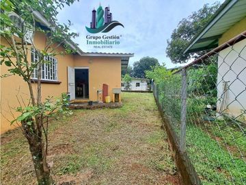 VENDO CASA COMERCIAL  EN VIA PRINCIPAL ALGARROBOS