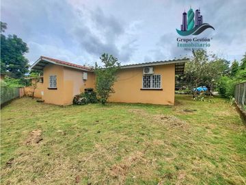 VENDO CASA COMERCIAL  EN VIA PRINCIPAL ALGARROBOS