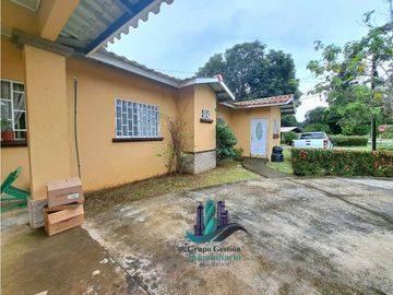 VENDO CASA COMERCIAL  EN VIA PRINCIPAL ALGARROBOS