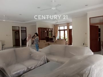 Komplek Perumahan Ada Bangunan Mewah Lokasi Townhouse Jervois