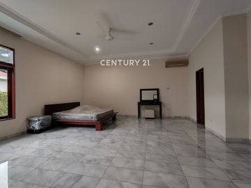 Komplek Perumahan Ada Bangunan Mewah Lokasi Townhouse Jervois
