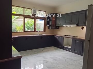 Komplek Perumahan Ada Bangunan Mewah Lokasi Townhouse Jervois
