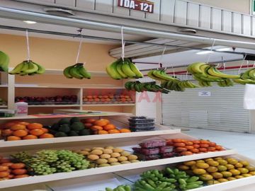 Oportunidad para negocio a precio de ocasión, local de 8 m2. para expendio de comida en el tercer piso, con punto de agua, con terraza para el consumo