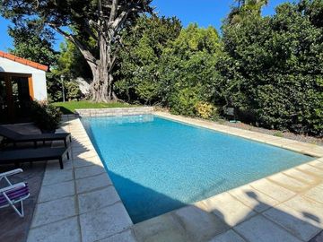 Importante chalet sobre lote de 1380 mts.