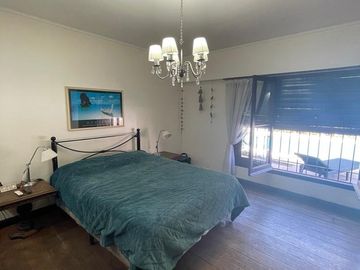 Importante chalet sobre lote de 1380 mts.