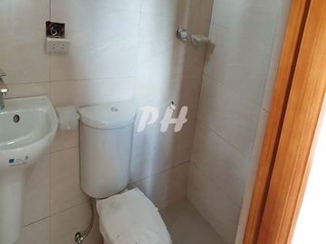 Classic House and Lot For Sale in Varsity Subdivision PH2000