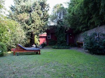 HERMOSA CASA CENTRICA EN MERLO SOBRE LOTE DE 10 X 48 CON DETALLES DE CATEGORIA