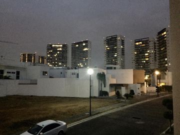 SE VENDE HERMOSA CASA