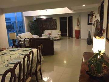 SE VENDE HERMOSA CASA