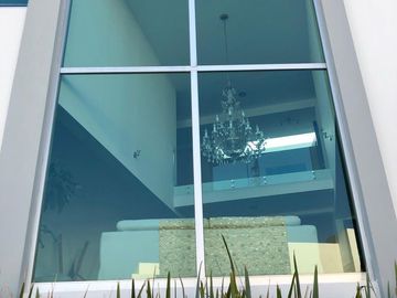 SE VENDE HERMOSA CASA