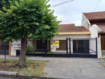 Chalet en venta en Castelar Sur