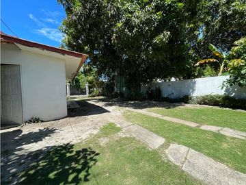HERMOSA CASA FRENTE AL MAR EN FARALLON