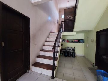 Rumah 3 Lantai plus Ruang Usaha Kolonel Masturi Cimahi Utara