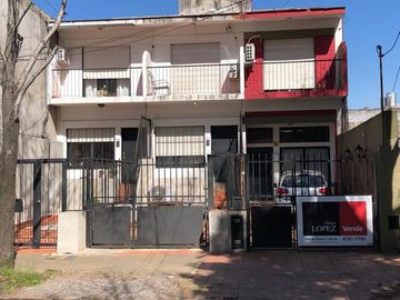 Olivos - Rugby - PH Duplex - 3 dormitorios - 3 baños - c/Jardín, Quincho y parrilla.