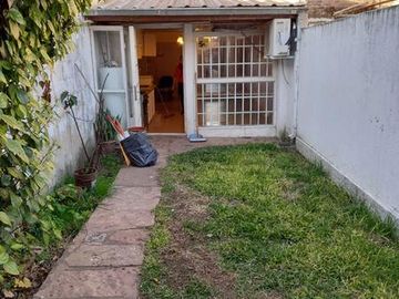 Olivos - Rugby - PH Duplex - 3 dormitorios - 3 baños - c/Jardín, Quincho y parrilla.
