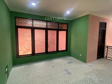 Disewakan Rumah Studio Cocok Untuk Usaha Restoran Atau Kafe