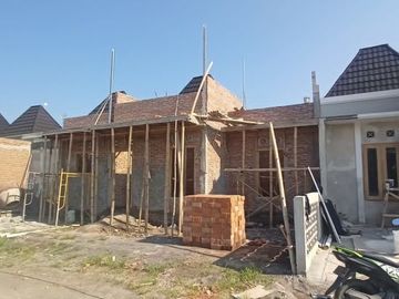 Rumah Unik Lokasi Strategis Dekat Candi Prambanan dan Jl Jogja Solo