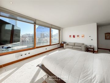 Departamento en venta de 3 dorm. en Las Condes