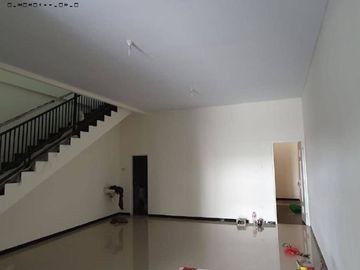 Rumah baru gress Mulyosari BPD Hadap selatan, Strategis