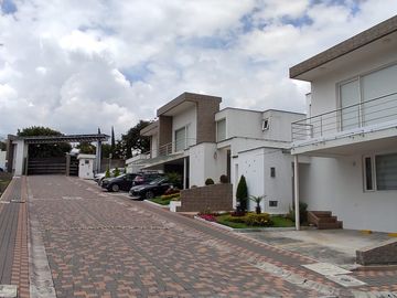 Venta de casa Sector Valle de los Chillos la Armenia 2 Veracruz II 250 M2