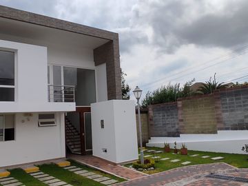 Venta de casa Sector Valle de los Chillos la Armenia 2 Veracruz II 250 M2