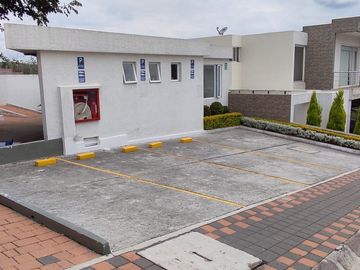 Venta de casa Sector Valle de los Chillos la Armenia 2 Veracruz II 250 M2