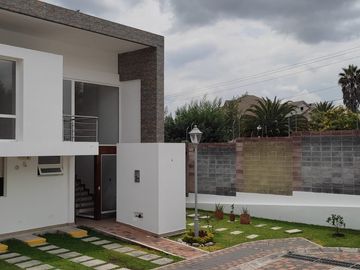 Venta de casa Sector Valle de los Chillos la Armenia 2 Veracruz II 250 M2