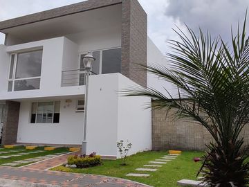 Venta de casa Sector Valle de los Chillos la Armenia 2 Veracruz II 250 M2