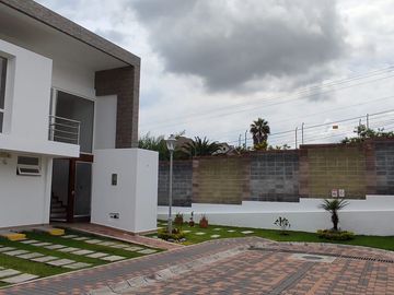 Venta de casa Sector Valle de los Chillos la Armenia 2 Veracruz II 250 M2
