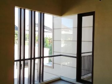 Rumah di Semolowari Elok kitchen set