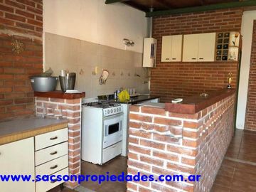 V626 Ituzaingo Venta Chalet 3 ambientes sobre Amplio Lote