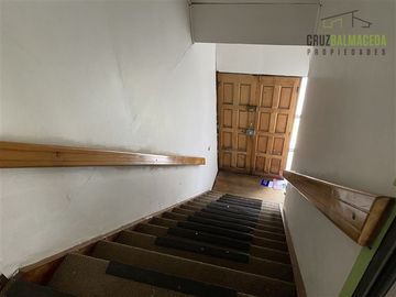 Local Comercial en Venta en Amplia Casa (4 niveles) con loc. comerciales en centro de Calbuco