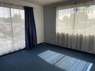 Local Comercial en Venta en Amplia Casa (4 niveles) con loc. comerciales en centro de Calbuco
