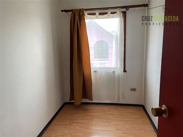 Local Comercial en Venta en Amplia Casa (4 niveles) con loc. comerciales en centro de Calbuco