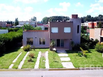 CASA VENTA CANNING BARRIO DON JOAQUIN