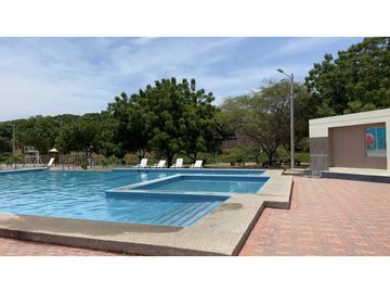 TERRENO EN URBANIZACIÓN ALTOS DE MANTA BEACH, SUR DE MANTA