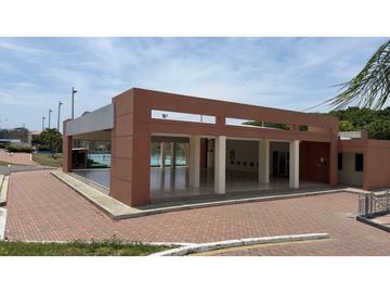 TERRENO EN URBANIZACIÓN ALTOS DE MANTA BEACH, SUR DE MANTA