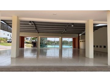 TERRENO EN URBANIZACIÓN ALTOS DE MANTA BEACH, SUR DE MANTA