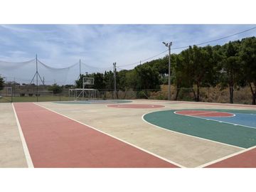 TERRENO EN URBANIZACIÓN ALTOS DE MANTA BEACH, SUR DE MANTA