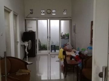 Rumah siap huni.. Perumahan Medokan Rungkut900 jt negoo