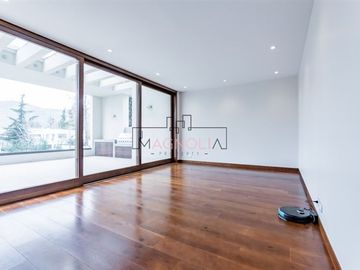 Casa en venta de 5 dorm. en Lo Barnechea